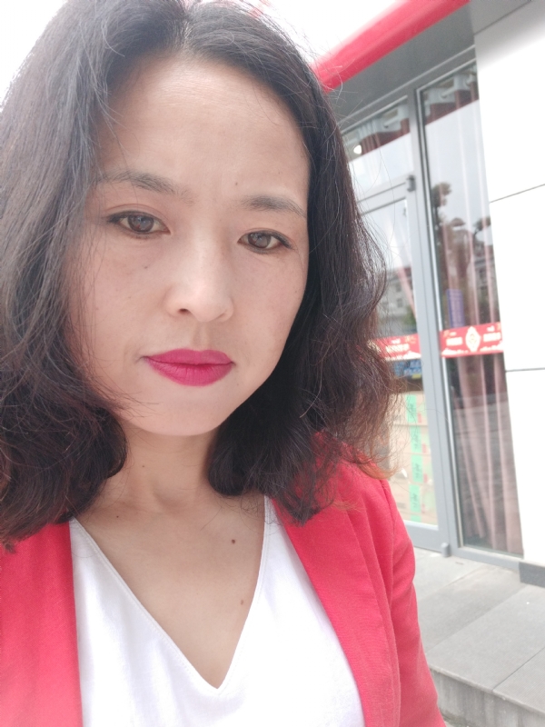 枫叶飘零的第一张照片--王婆说媒