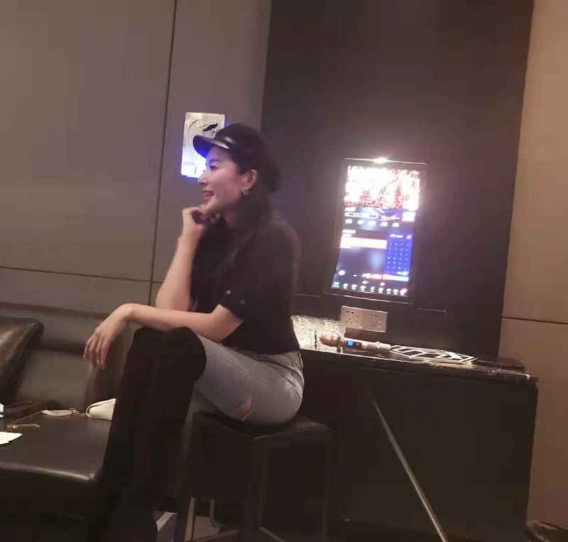 婷婷的第三张照片--王婆说媒