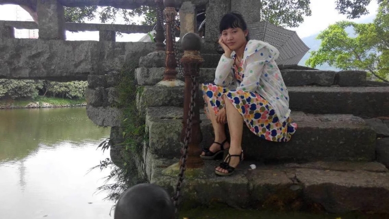 女子悠然的第一张照片--王婆说媒