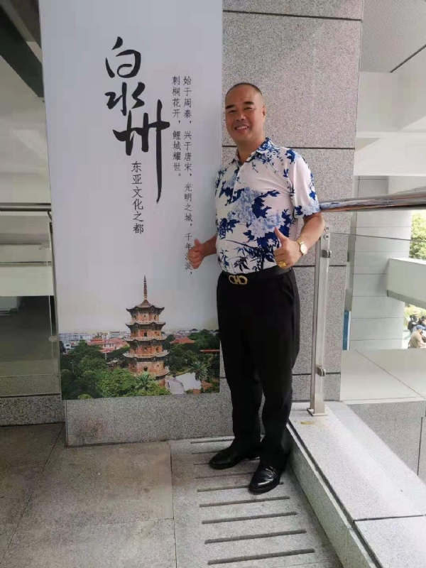 李国伟的第一张照片--王婆说媒