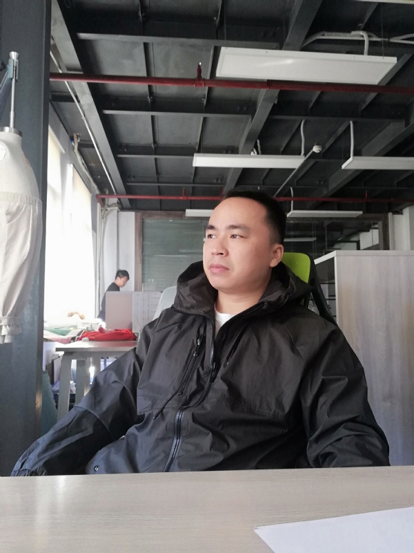 左眼皮跳跳的第一张照片--王婆说媒