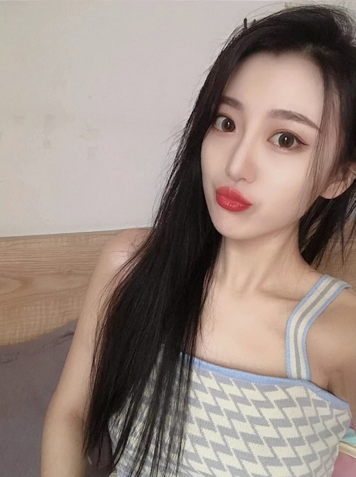 倩倩的第一张照片--王婆说媒