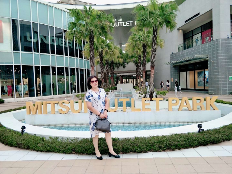 NiNi的第一张照片--王婆说媒