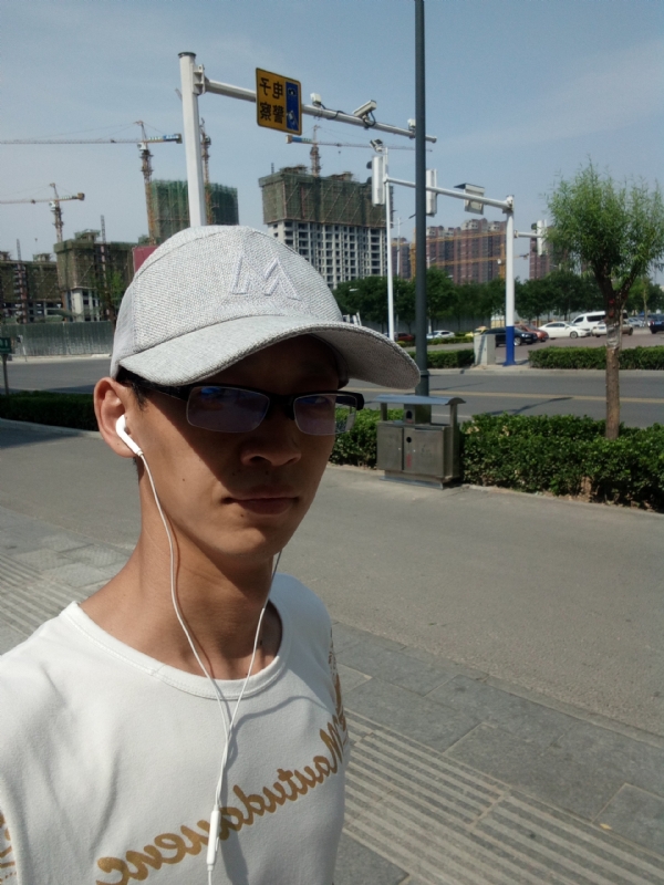 挥一挥手什么都没有的第一张照片--王婆说媒