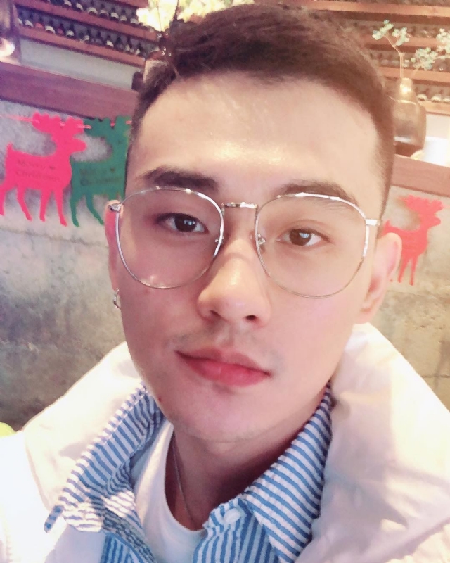 胡强很孤单的第一张照片--王婆说媒