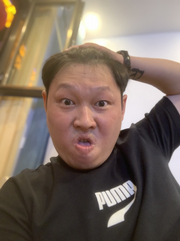 飞飞的第一张照片--王婆说媒