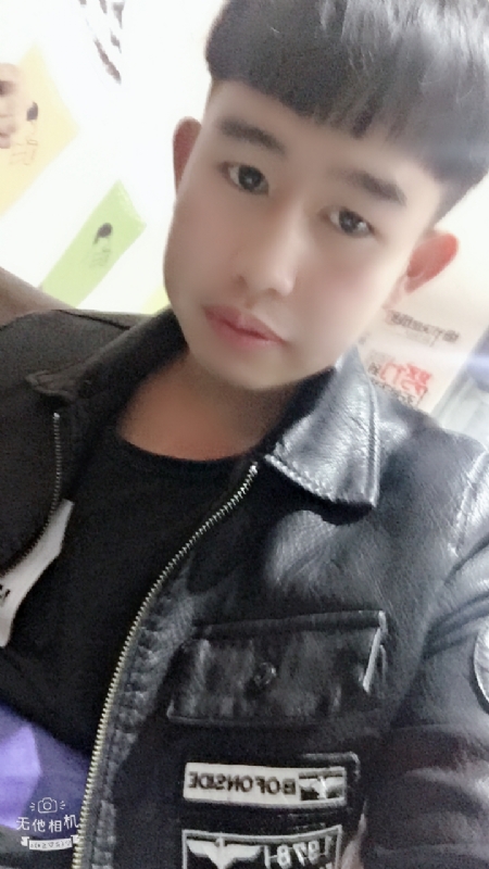 军绿色的第一张照片--王婆说媒