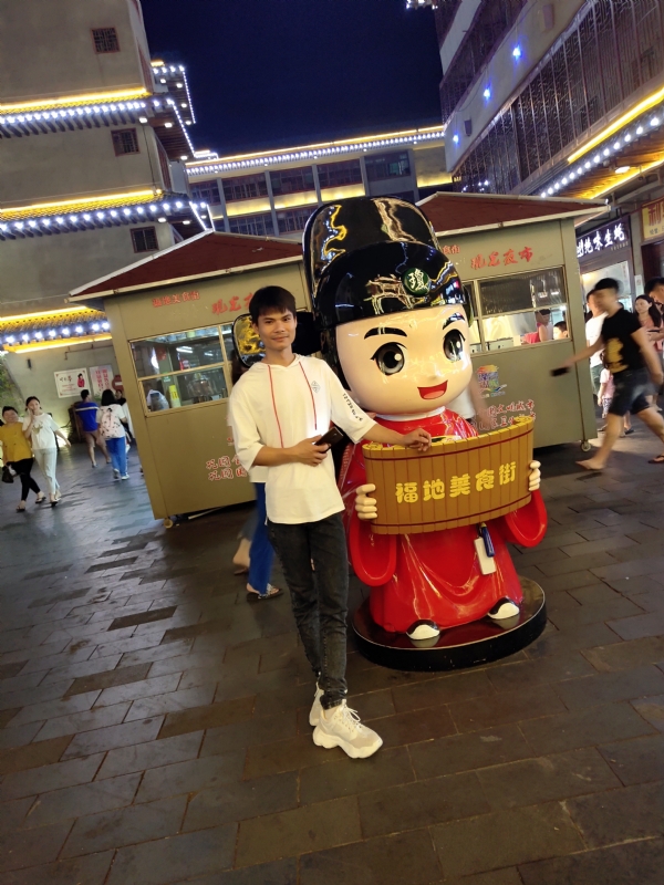 圆嘟嘟的瘦子的第一张照片--王婆说媒