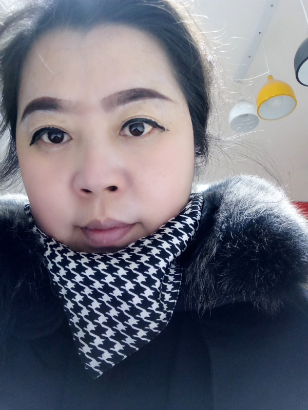 余猪猪的第一张照片--王婆说媒