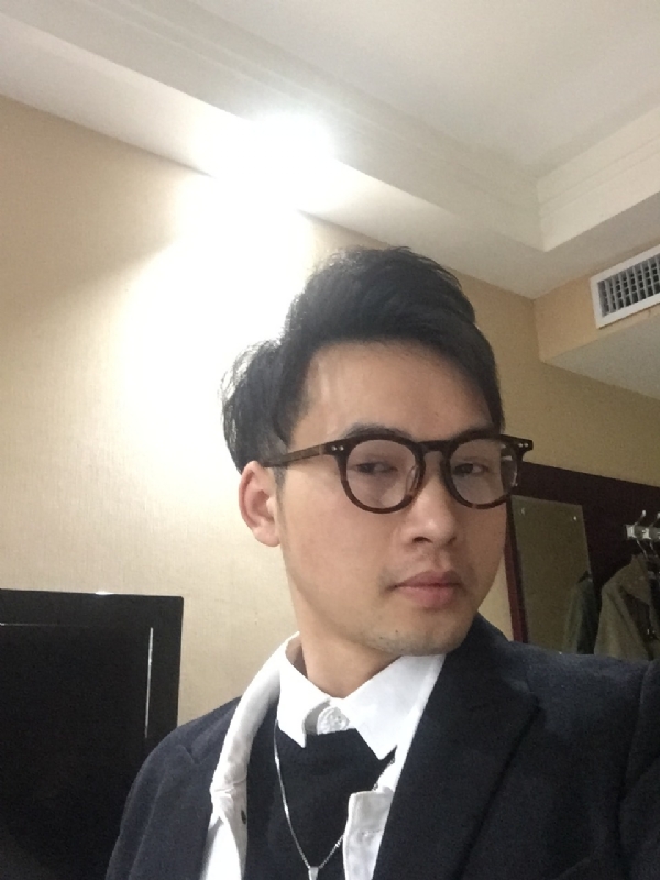 曾亮的第二张照片--王婆说媒