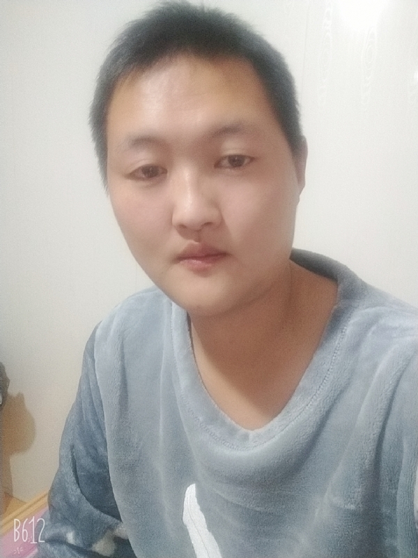 烟圈里透着伤的第二张照片--王婆说媒