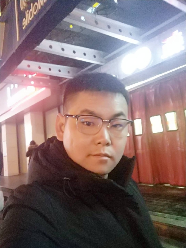 杜跃龙的第二张照片--王婆说媒