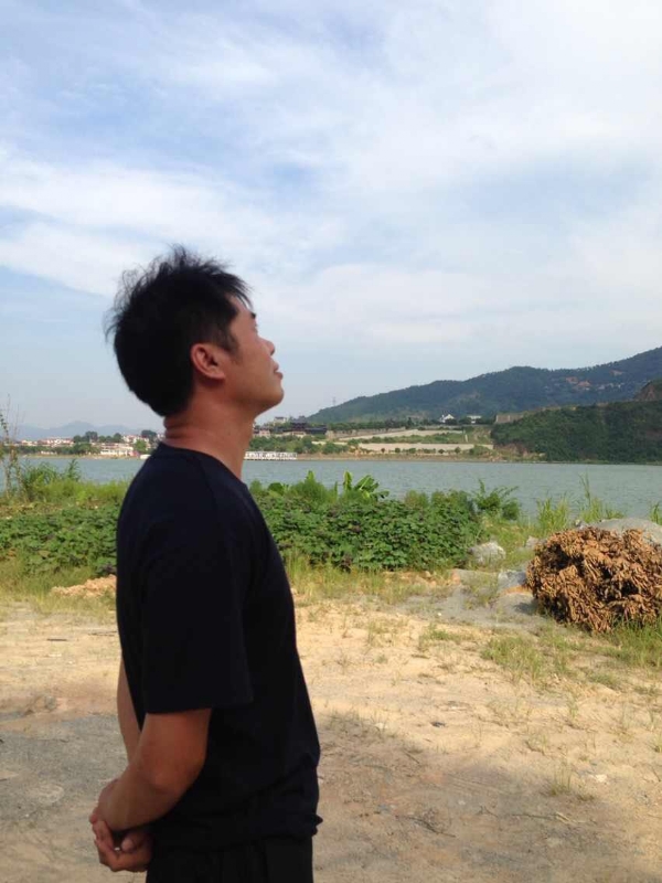 雾里看花的第一张照片--王婆说媒