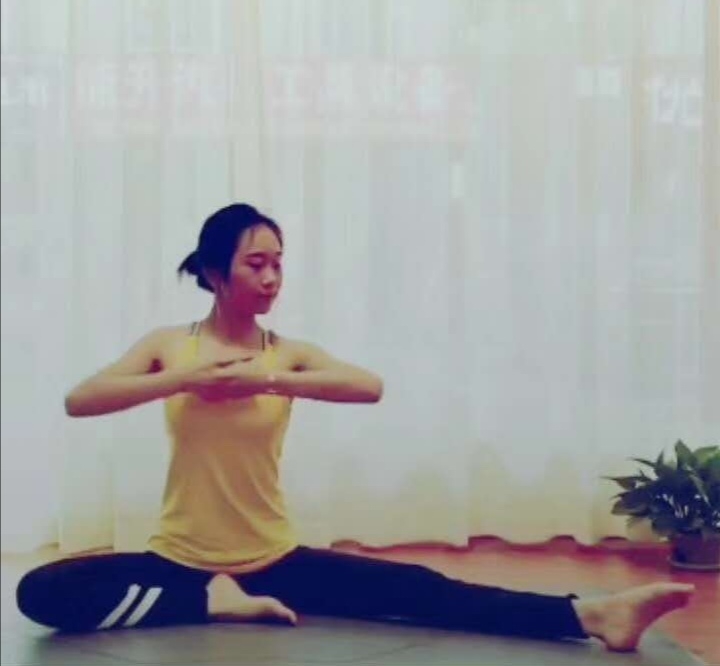 静静子的第一张照片--王婆说媒