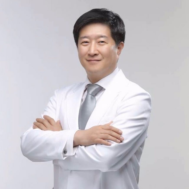 王伟的第二张照片--王婆说媒