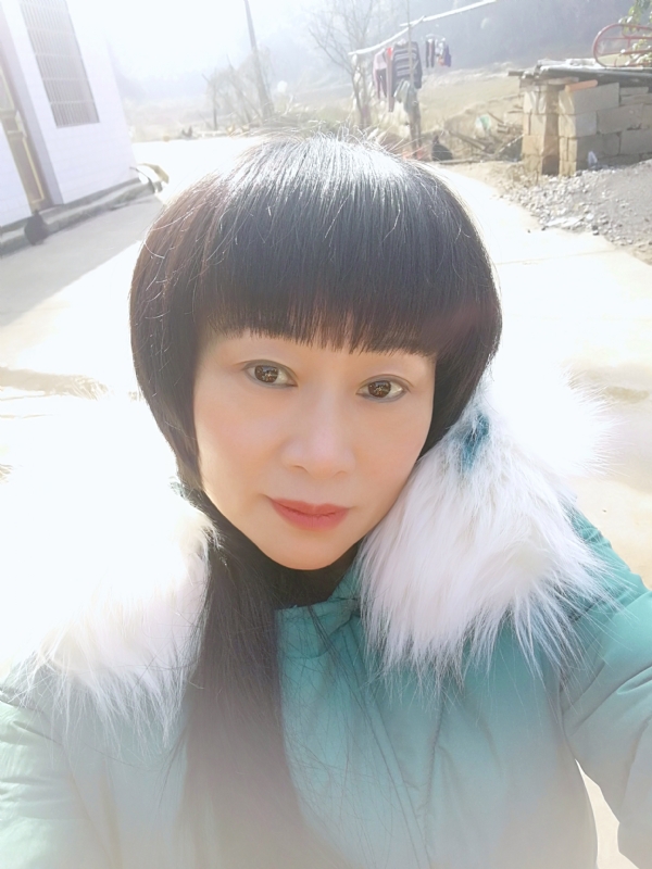 金鱼儿的第一张照片--王婆说媒