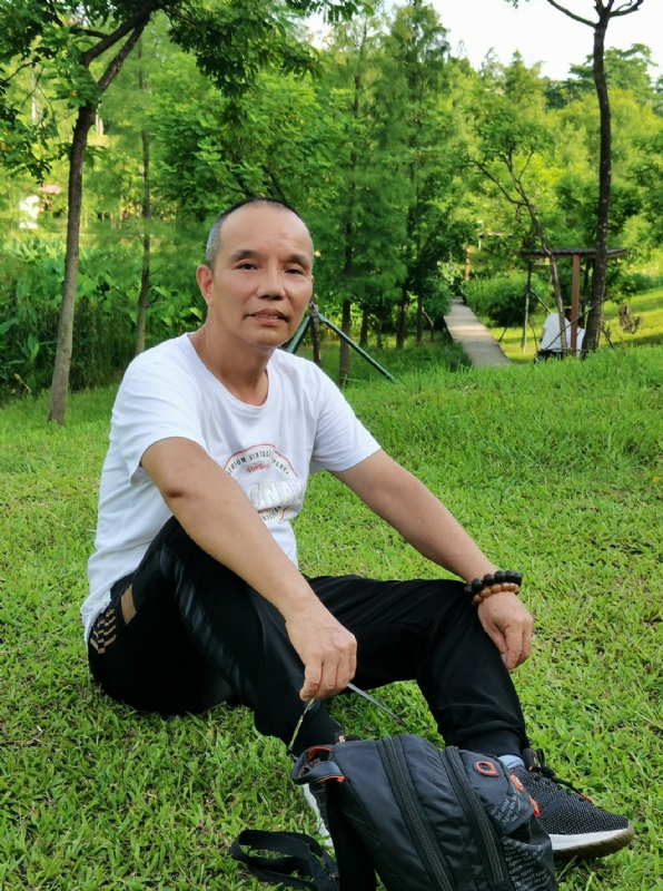 稳重大方的第二张照片--王婆说媒