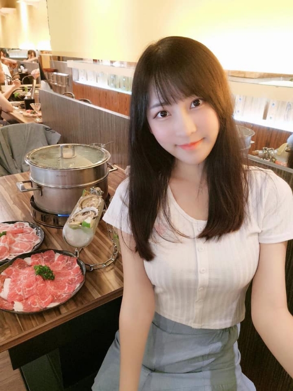 佳欣的第一张照片--王婆说媒