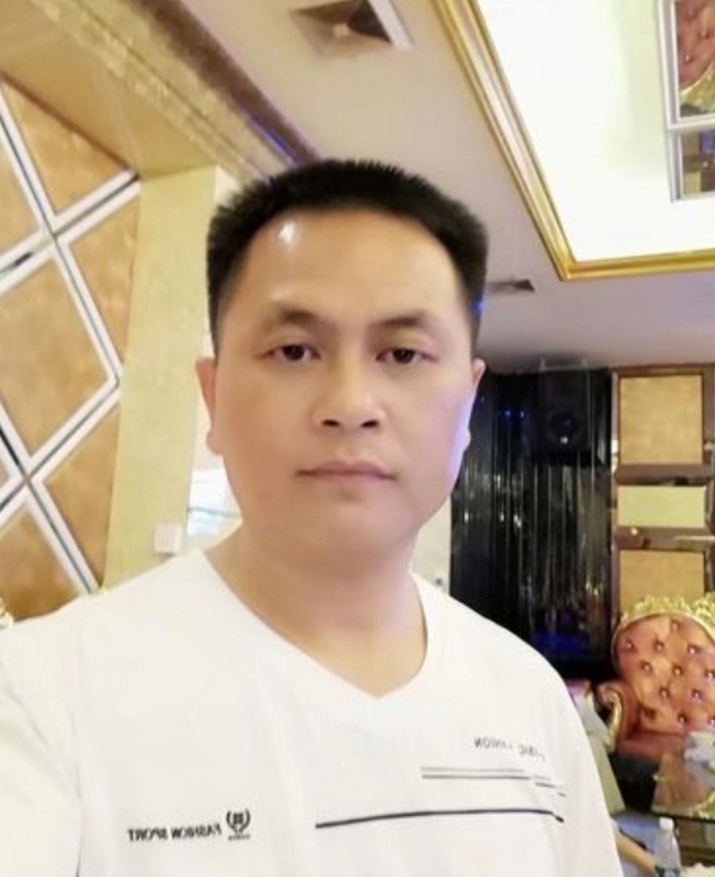 小梁的第一张照片--王婆说媒