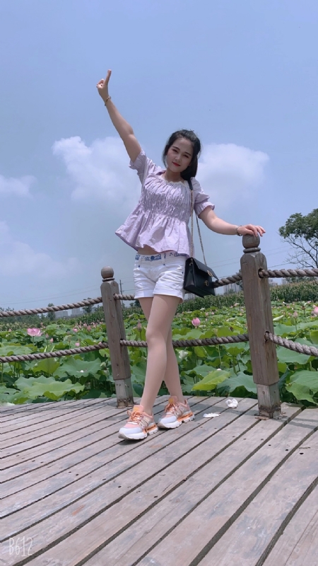 秋水伊人的第一张照片--王婆说媒