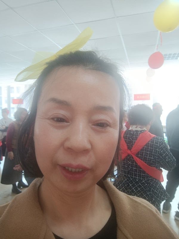 晨曦的第一张照片--王婆说媒