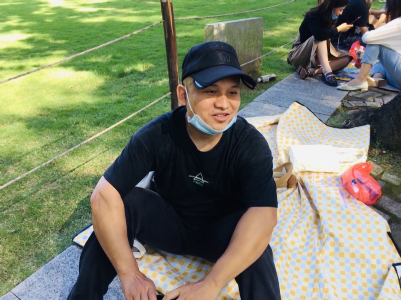 好大一颗石头的第一张照片--王婆说媒