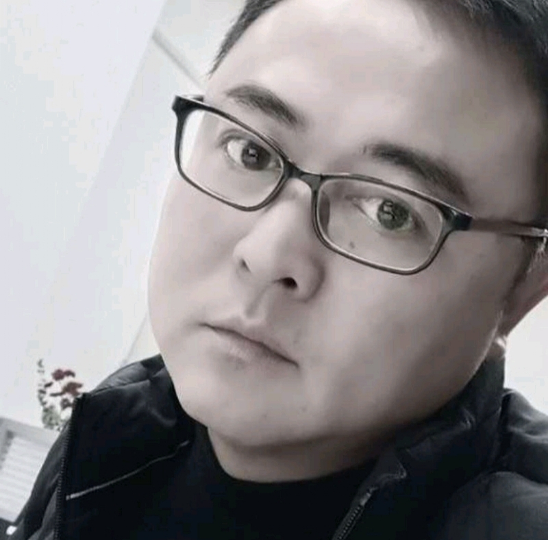 小石头的第二张照片--王婆说媒