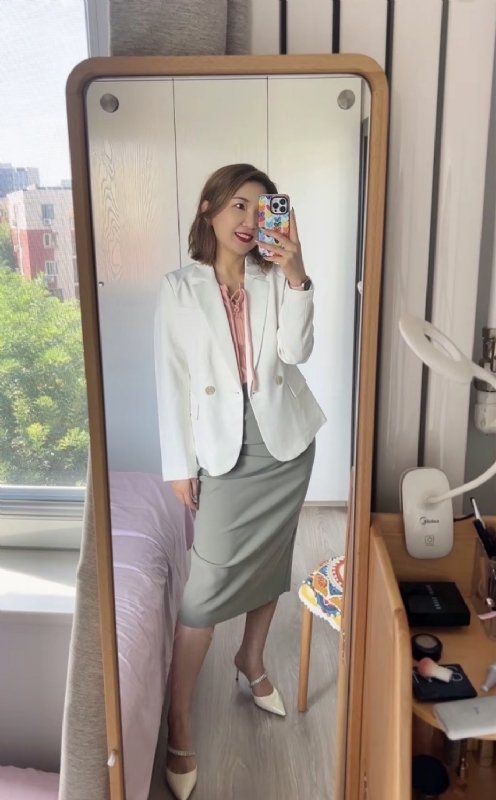 丽波的第三张照片--王婆说媒