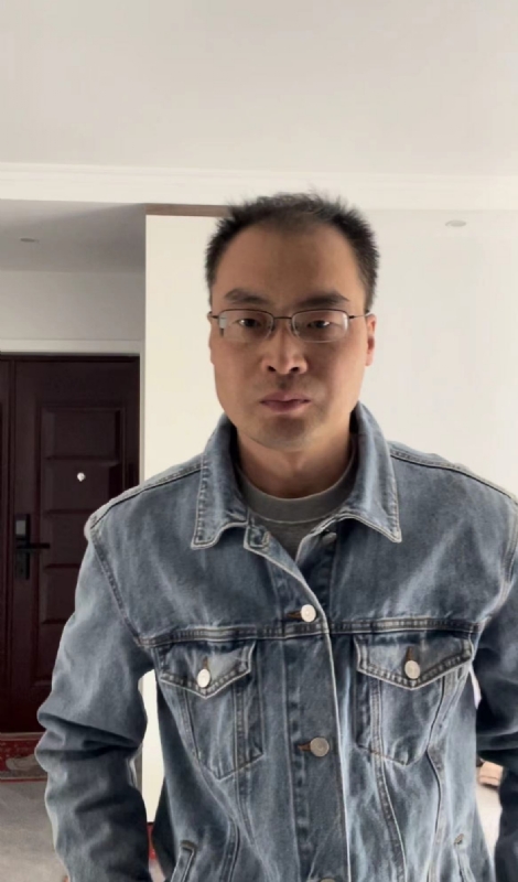 墨灬白的第二张照片--王婆说媒