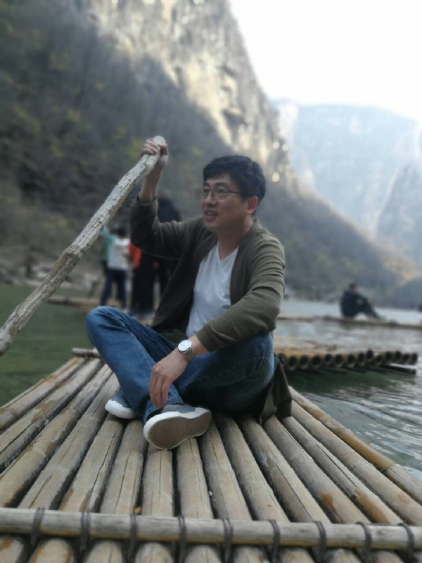 风被吹走了的第一张照片--王婆说媒