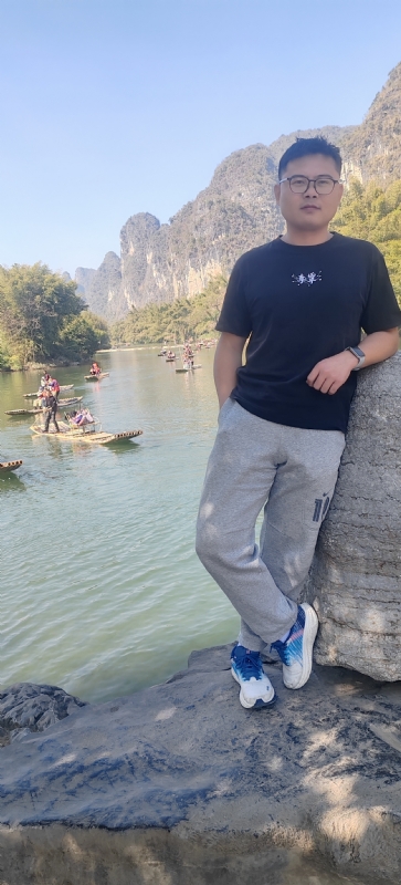 受过伤的狼的第二张照片--王婆说媒
