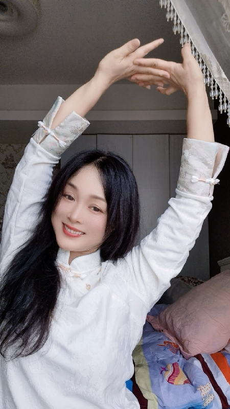 伊伊的第四张照片--王婆说媒