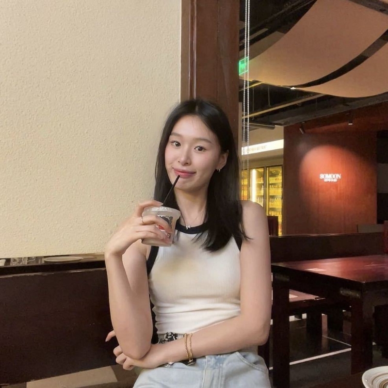 羽毛的第一张照片--王婆说媒