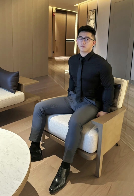 李寒外改英文可家的第一张照片--王婆说媒