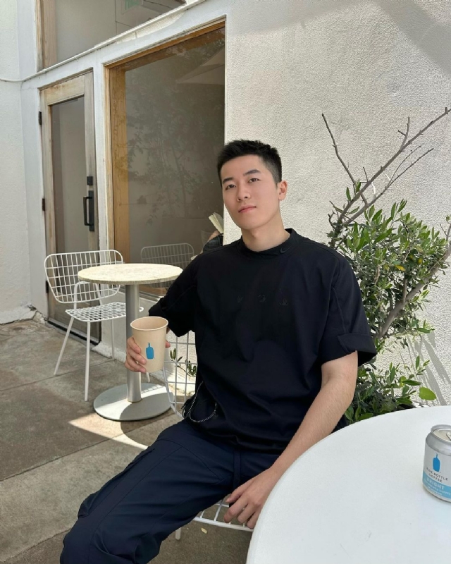 VV的第二张照片--王婆说媒