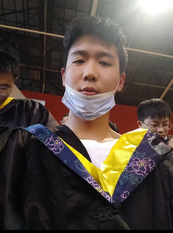 落落大方的第一张照片--王婆说媒