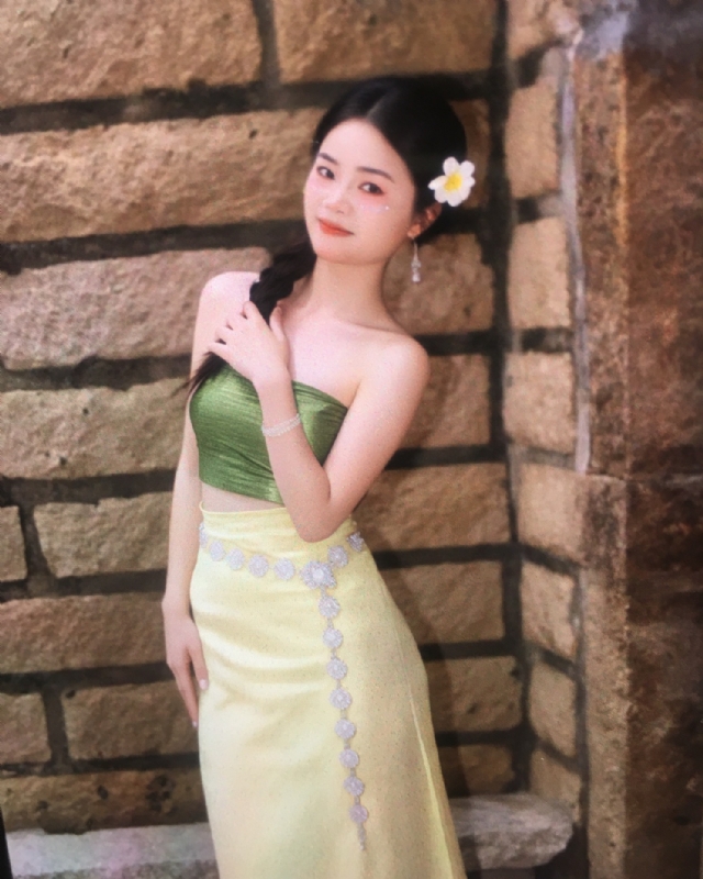丫头的第六张照片--王婆说媒