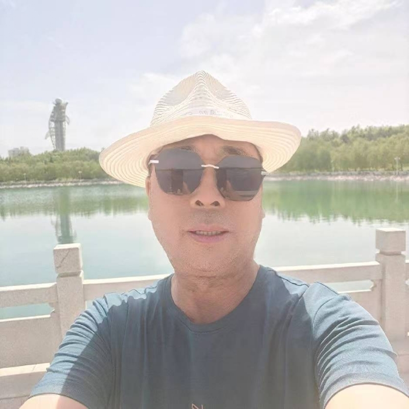 有钱人的第二张照片--王婆说媒