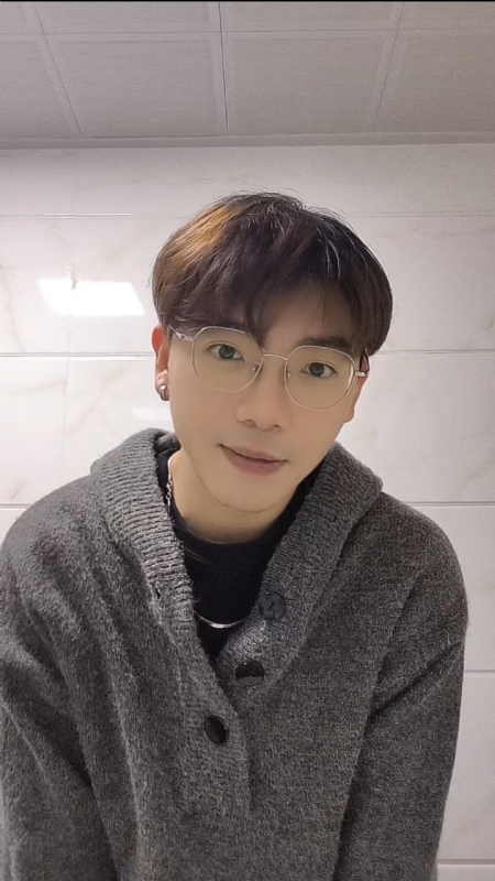 晚睡早起的第一张照片--王婆说媒