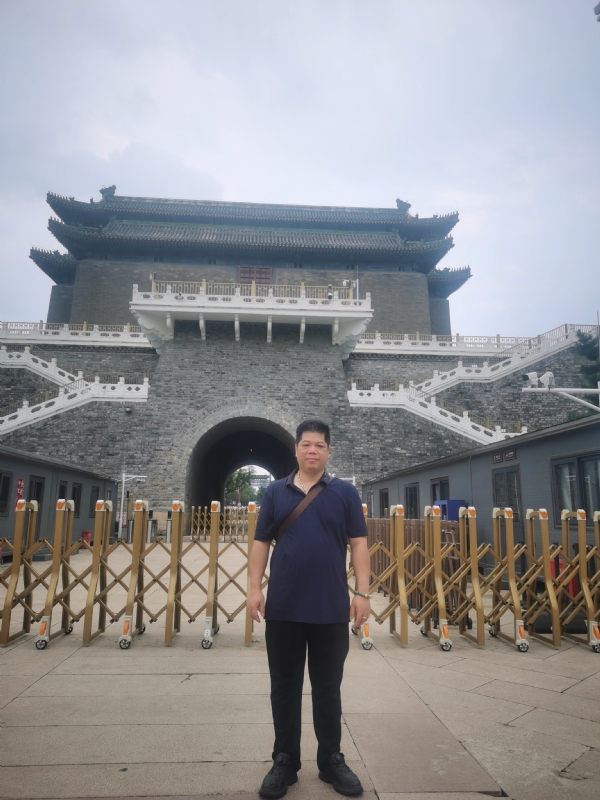 伟哥的第一张照片--王婆说媒