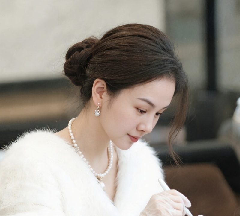 欣欣的第一张照片--王婆说媒