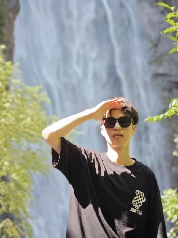 大橙子的第一张照片--王婆说媒